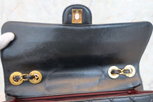 将图片加载到图库查看器，CHANEL/香奈儿 中号CF 单盖包 链条包 羊皮 Black/Gold hadware(黑色/金色金属) 肩背包 700060148
