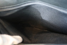 Load image into Gallery viewer, CHANEL Medium Matelasse single flap chain shoulder bag Lambskin Black/Gold hadware Shoulder bag 700120157
