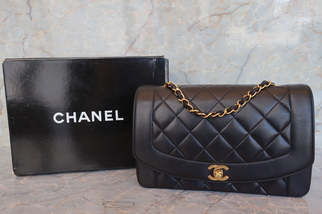 CHANEL  Diana matelasse chain shoulder bag Lambskin Black/Gold hadware Shoulder bag 700090239