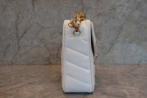 CHANEL/シャネル バイアスステッチチェーンショルダーバッグ キャビアスキン ホワイト/ゴールド金具 ショルダーバッグ 700080101