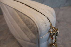 CHANEL/シャネル バイアスステッチチェーンショルダーバッグ キャビアスキン ホワイト/ゴールド金具 ショルダーバッグ 700080101