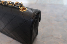 Load image into Gallery viewer, CHANEL Mini matelasse chain shoulder bag Lambskin Black/Gold hadware Shoulder bag 700120154
