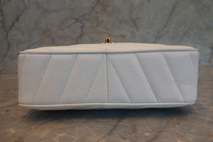 CHANEL/シャネル バイアスステッチチェーンショルダーバッグ キャビアスキン ホワイト/ゴールド金具 ショルダーバッグ 700080101