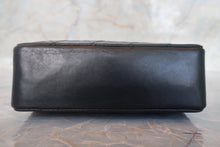 Load image into Gallery viewer, CHANEL Mini matelasse chain shoulder bag Lambskin Black/Gold hadware Shoulder bag 700120154
