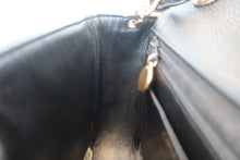 将图片加载到图库查看器，CHANEL/香奈儿 V线 链条包 荔枝皮 Black/Gold hadware(黑色/金色金属) 肩背包 800010177
