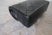 Load image into Gallery viewer, CHANEL Mini matelasse chain shoulder bag Lambskin Black/Gold hadware Shoulder bag 700120154
