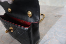 Load image into Gallery viewer, CHANEL Mini matelasse chain shoulder bag Lambskin Black/Gold hadware Shoulder bag 700120154
