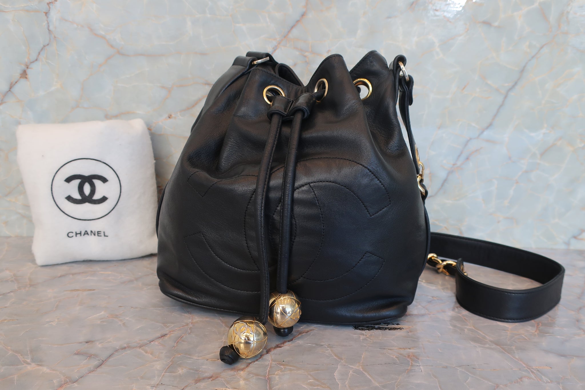 ⭐CHANEL⭐　美品　シャネル　巾着　ショルダーバッグ　ココマーク CHANEL シャネル マトラッセ 巾着バッグ ココマーク ラムスキン