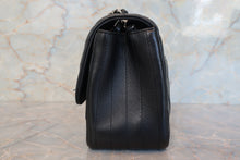Load image into Gallery viewer, CHANEL  V-Stitch chain shoulder bag Lambskin Black/Silver hadware Shoulder bag 700100029
