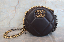 Load image into Gallery viewer, CHANEL Matelasse CHANEL19 round chain shoulder bag Lambskin Brown/Gold Hadware/Silver hadware Shoulder bag 600090005
