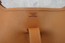 将图片加载到图库查看器，HERMES  EVELYNE1 GM Ardennes leather Natural □A刻印 Shoulder bag 800090008
