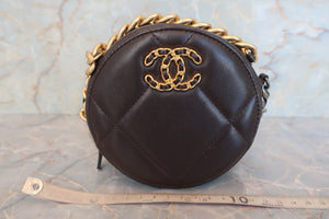 CHANEL Matelasse CHANEL19 round chain shoulder bag Lambskin Brown/Gold Hadware/Silver hadware Shoulder bag 600090005