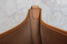 将图片加载到图库查看器，HERMES  EVELYNE1 GM Ardennes leather Natural □A刻印 Shoulder bag 800090008
