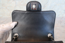Load image into Gallery viewer, CHANEL  V-Stitch chain shoulder bag Lambskin Black/Silver hadware Shoulder bag 700100029
