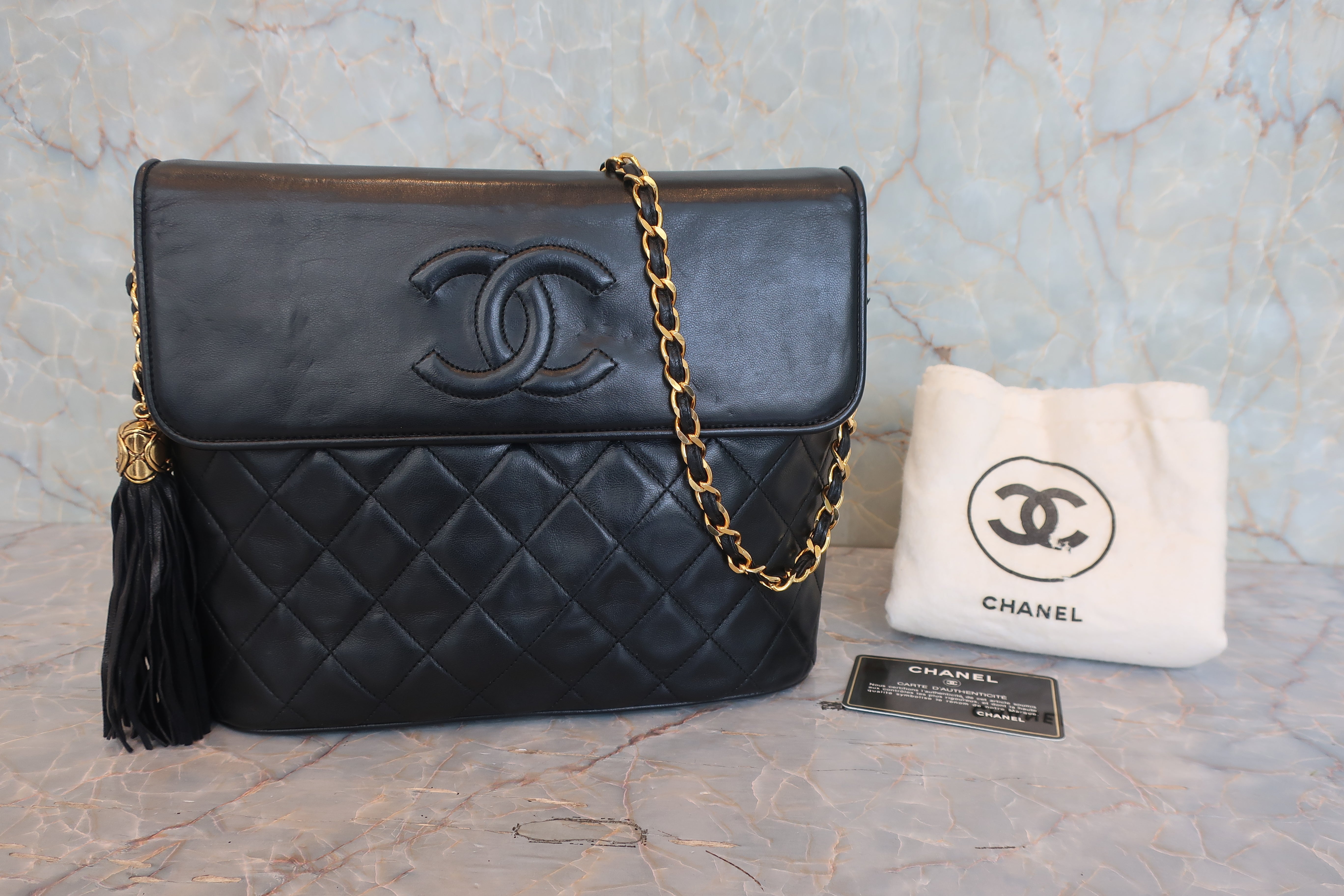 CHANEL シャネル　ショルダー バッグ ゴールドチェーン CHANEL チェーンショルダーバッグ ゴールド金具 型押しレザー
