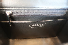 Load image into Gallery viewer, CHANEL  V-Stitch chain shoulder bag Lambskin Black/Silver hadware Shoulder bag 700100029
