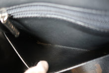Load image into Gallery viewer, CHANEL  V-Stitch chain shoulder bag Lambskin Black/Silver hadware Shoulder bag 700100029
