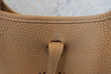 Load image into Gallery viewer, HERMES  EVELYNE TPM Clemence leather Trench U Engraving Shoulder bag 600120304
