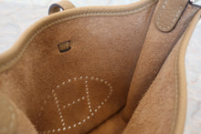 Load image into Gallery viewer, HERMES  EVELYNE TPM Clemence leather Trench U Engraving Shoulder bag 600120304
