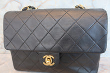 Load image into Gallery viewer, CHANEL Mini Matelasse single flap chain shoulder bag Lambskin Black/Gold hadware Shoulder bag 700070157
