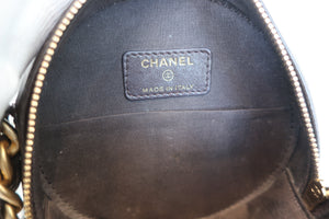 CHANEL Matelasse CHANEL19 round chain shoulder bag Lambskin Brown/Gold Hadware/Silver hadware Shoulder bag 600090005