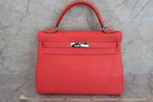 Load image into Gallery viewer, HERMES KELLY 32 Clemence leather Rouge pivoine □R Engraving Shoulder bag 600070144
