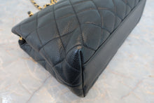 Load image into Gallery viewer, CHANEL Matelasse chain shoulder bag Caviar skin Black/Gold hadware Shoulder bag 800040089
