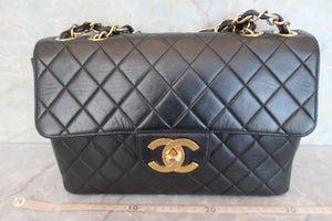 CHANEL/香奈儿 中号CF 单盖包 链条包 羊皮 Black/Gold hadware(黑色/金色金属)  肩背包 600080231