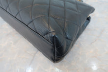 Load image into Gallery viewer, CHANEL Matelasse chain shoulder bag Caviar skin Black/Gold hadware Shoulder bag 800040089
