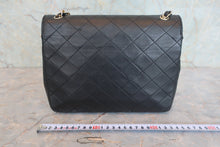 Load image into Gallery viewer, CHANEL Matelasse chain shoulder bag Lambskin Black/Gold hadware Shoulder bag 800070137
