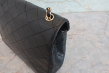 Load image into Gallery viewer, CHANEL Matelasse chain shoulder bag Lambskin Black/Gold hadware Shoulder bag 800070137
