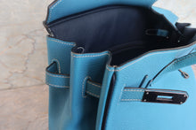 Load image into Gallery viewer, HERMES BIRKIN 35 Bi-color Togo leather Blue jean/Navy □J Engraving Hand bag 700120096
