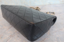 Load image into Gallery viewer, CHANEL Matelasse chain shoulder bag Lambskin Black/Gold hadware Shoulder bag 800070137
