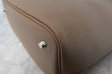 画像をギャラリービューアに読み込む, HERMES／エルメス ピコタンロックＭＭ トリヨンクレマンス エトゥープ U刻印 ハンドバッグ 800030018
