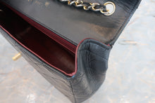 Load image into Gallery viewer, CHANEL Matelasse chain shoulder bag Lambskin Black/Gold hadware Shoulder bag 800070137
