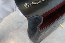 Load image into Gallery viewer, CHANEL Matelasse chain shoulder bag Lambskin Black/Gold hadware Shoulder bag 800070137
