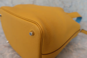 HERMES PICOTIN LOCK Eclat MM Clemence leather/Swift leather Jaune ambre/Celeste C Engraving Hand bag 600040146