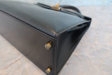 Load image into Gallery viewer, HERMES KELLY 28 Box carf leather Black 〇U Engraving Shoulder bag 700070192
