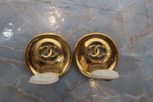 Load image into Gallery viewer, CHANEL CC mark earring Gold plate Gold Earring 600080074
