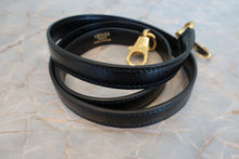 Load image into Gallery viewer, HERMES KELLY 28 Box carf leather Black 〇U Engraving Shoulder bag 700070192
