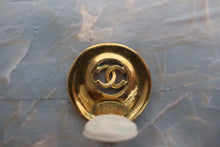 Load image into Gallery viewer, CHANEL CC mark earring Gold plate Gold Earring 600080074
