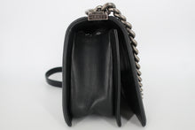画像をギャラリービューアに読み込む, CHANEL/シャネル ボーイシャネルチェーンショルダーバッグ キャビアスキン ブラック/シルバー金具 ショルダーバッグ 800100119
