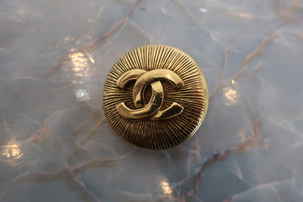 CHANEL CC mark brooch Gold plate Gold Brooch 600080073