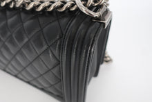 画像をギャラリービューアに読み込む, CHANEL/シャネル ボーイシャネルチェーンショルダーバッグ キャビアスキン ブラック/シルバー金具 ショルダーバッグ 800100119
