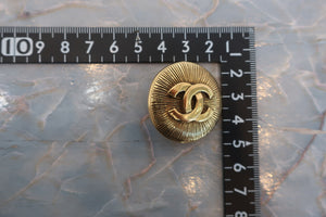 CHANEL CC mark brooch Gold plate Gold Brooch 600080073