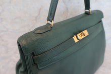 Load image into Gallery viewer, HERMES KELLY 35 Clemence leather Green 〇Y Engraving Shoulder bag 500080053
