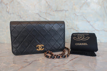 画像をギャラリービューアに読み込む, CHANEL/シャネル ミニマトラッセプッシュロックチェーンショルダーバッグ ラムスキン ブラック/ゴールド金具 ショルダーバッグ 800070040
