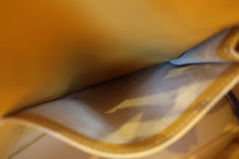 Load image into Gallery viewer, HERMES KELLY 32 Graine Couchevel leather  〇X Engraving Shoulder bag 700120088
