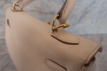 Load image into Gallery viewer, HERMES KELLY 25 Swift leather Craie X Engraving Shoulder bag 700090203
