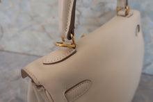 Load image into Gallery viewer, HERMES KELLY 25 Swift leather Craie X Engraving Shoulder bag 700090203
